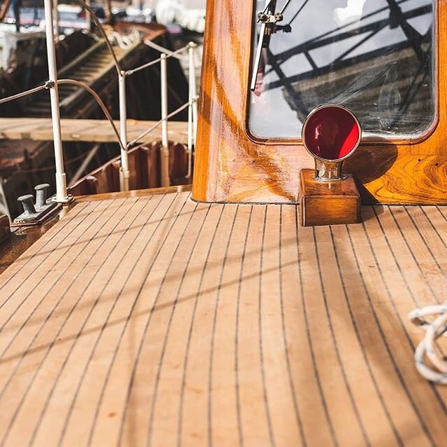 Beautiful new laid solid teak foredeck. #teak #classicyacht #tradition #craftsmanship #shipwright #motoryacht #yachtinglife 
photo credit @clairegillophotography