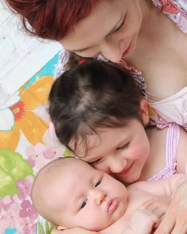 Happy Mother&rsquo;s Day💞🌈💕I am filled with gratitude for my mother who gave me life, love, support, and encouragement as well as  my two remarkable daughters who gave me the amazing experience of motherhood 💖💗 #mothersday 
#artistmom 
#artistmo