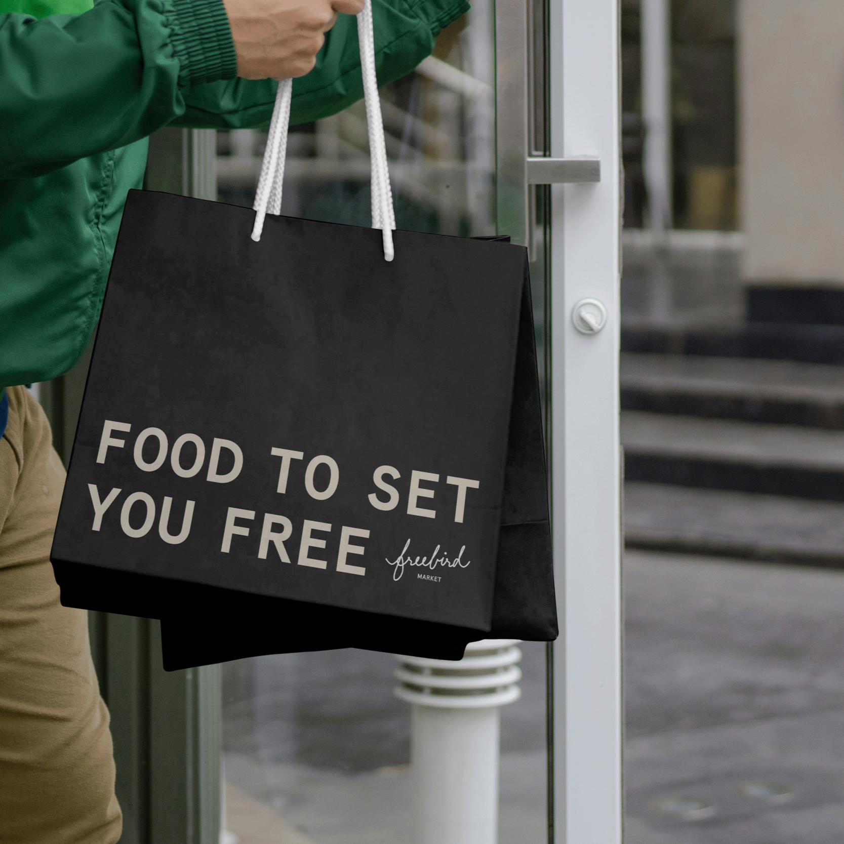 Free+Delivery+Bag+Mockups.png