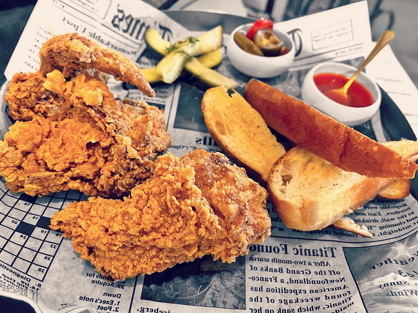 There&rsquo;s something to be said about Fried Chicken + Sundays.  Check out our Sunday Fried Chicken Special and @inspiredmarkethtx @braverychefhall today! 🍽💐