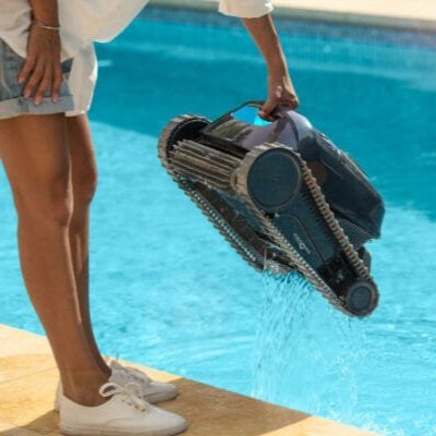 Inse Y10 Pool Vacuum Robot review: The little robot that couldn't