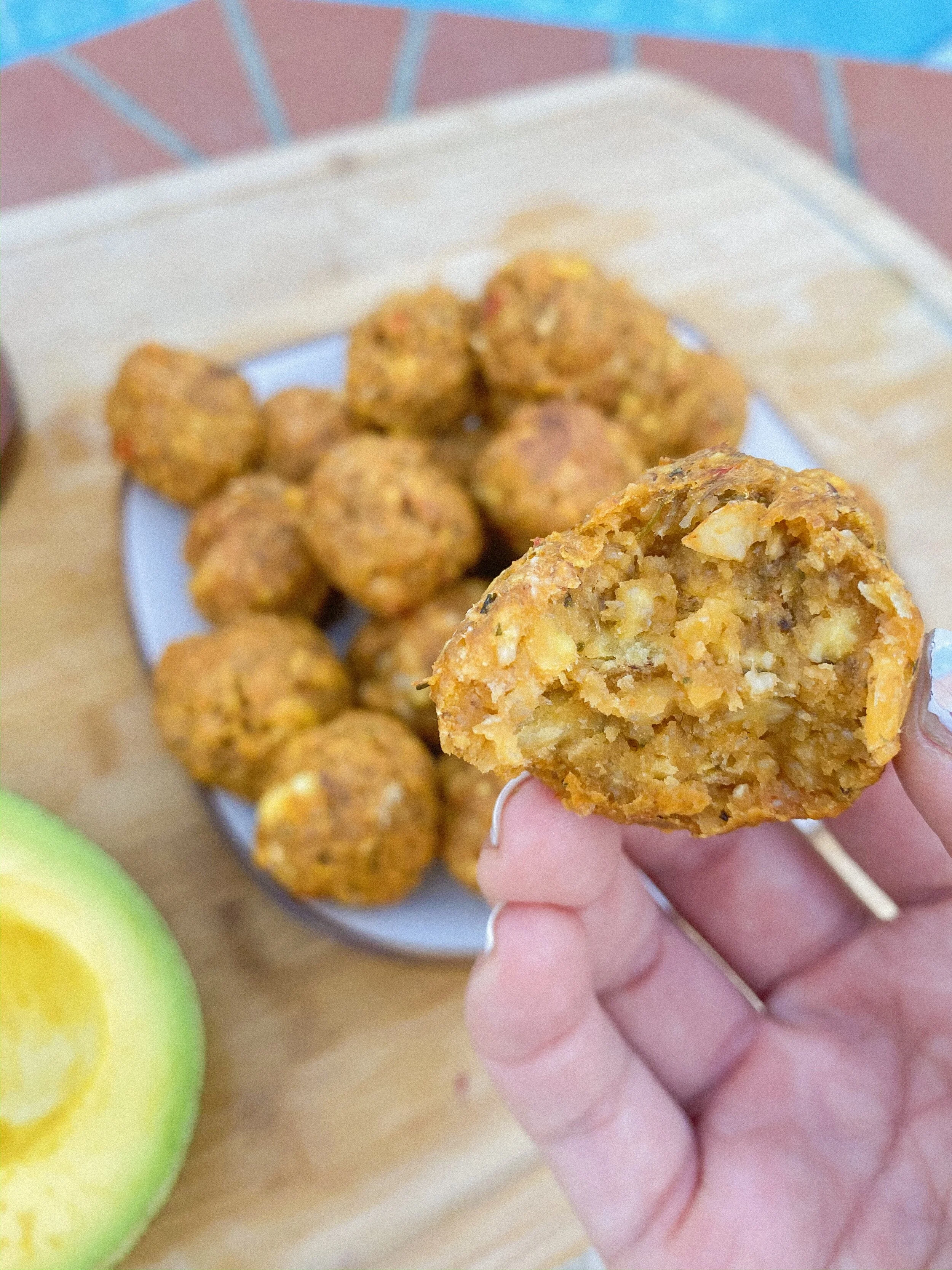 Bolitas de Mofonogo (Fried Plantain Bites)