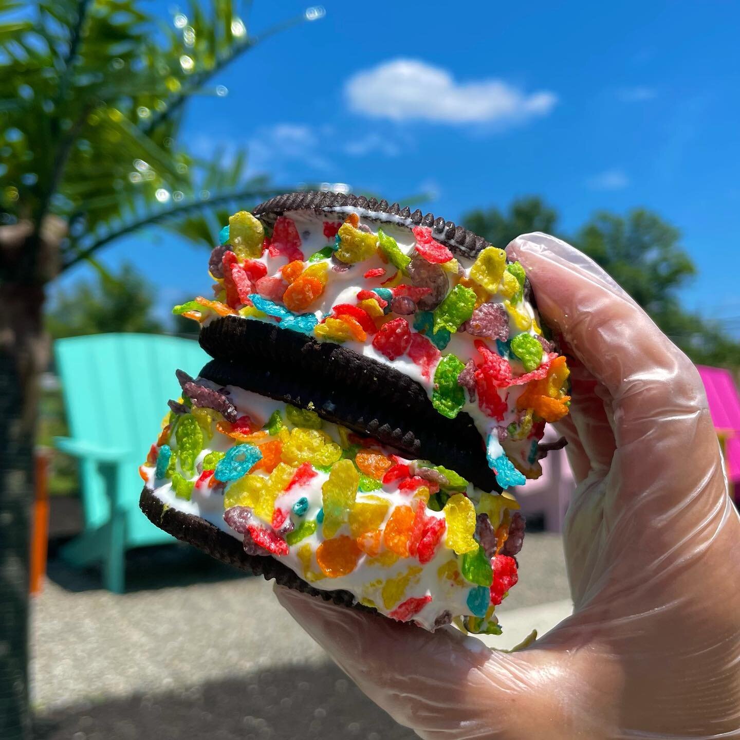 Oreo ice cream sandwiches rolled in fruity pebbles 🔥
Open until 10pm tonight 
&bull;
&bull;
&bull;

#icecream #love #yum #icecreamaddict #icecreamlover #smallbiz #smallbusiness #shopsmall #shoplocal #newjersey #newjerseyfood #newjerseyfoodie #nj #nj