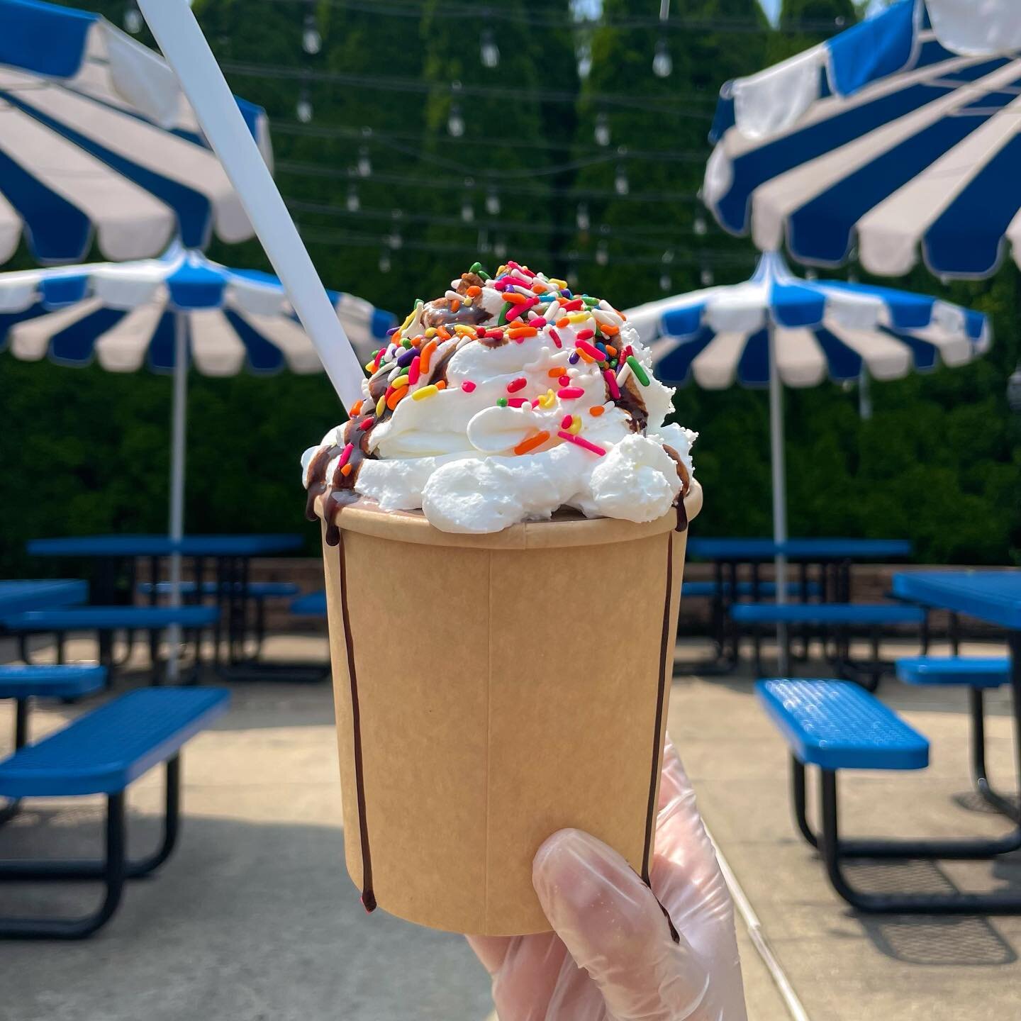 Who says pints can&rsquo;t be single servings? Stop by for a pint with your choice of icecream! 
Buy 4 pints get 1 free!
Open until 10pm tonight!
&bull;
&bull;
&bull;

#icecream #love #yum #icecreamaddict #icecreamlover #smallbiz #smallbusiness #shop