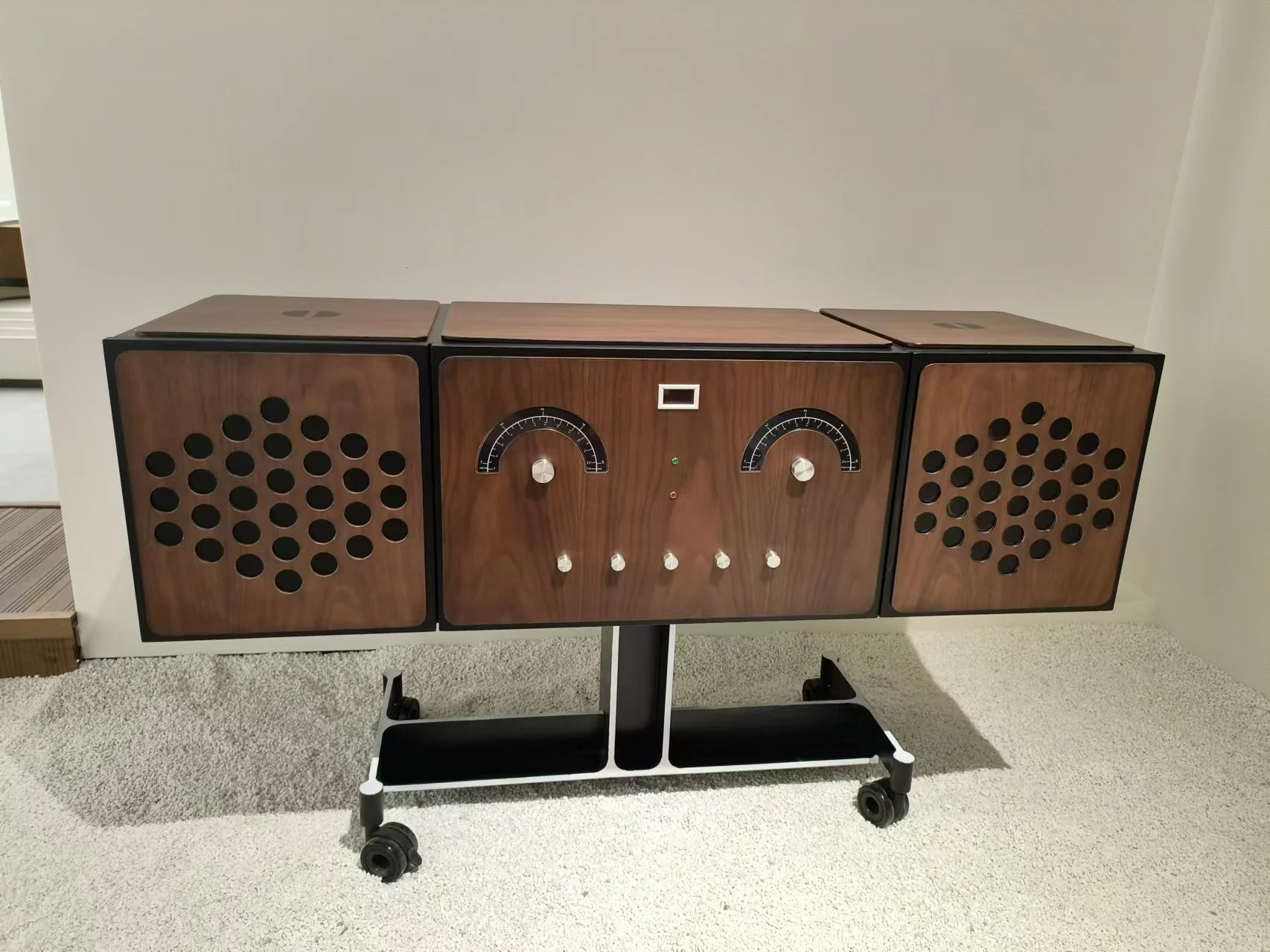 RR226 Radiofonografo Castiglioni replica