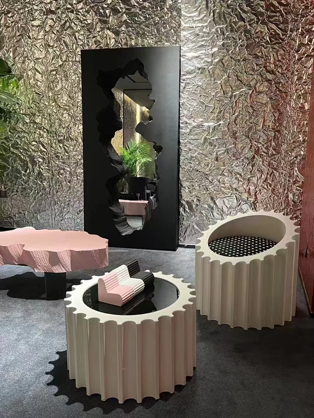 Broken mirror gufram replica Gufram