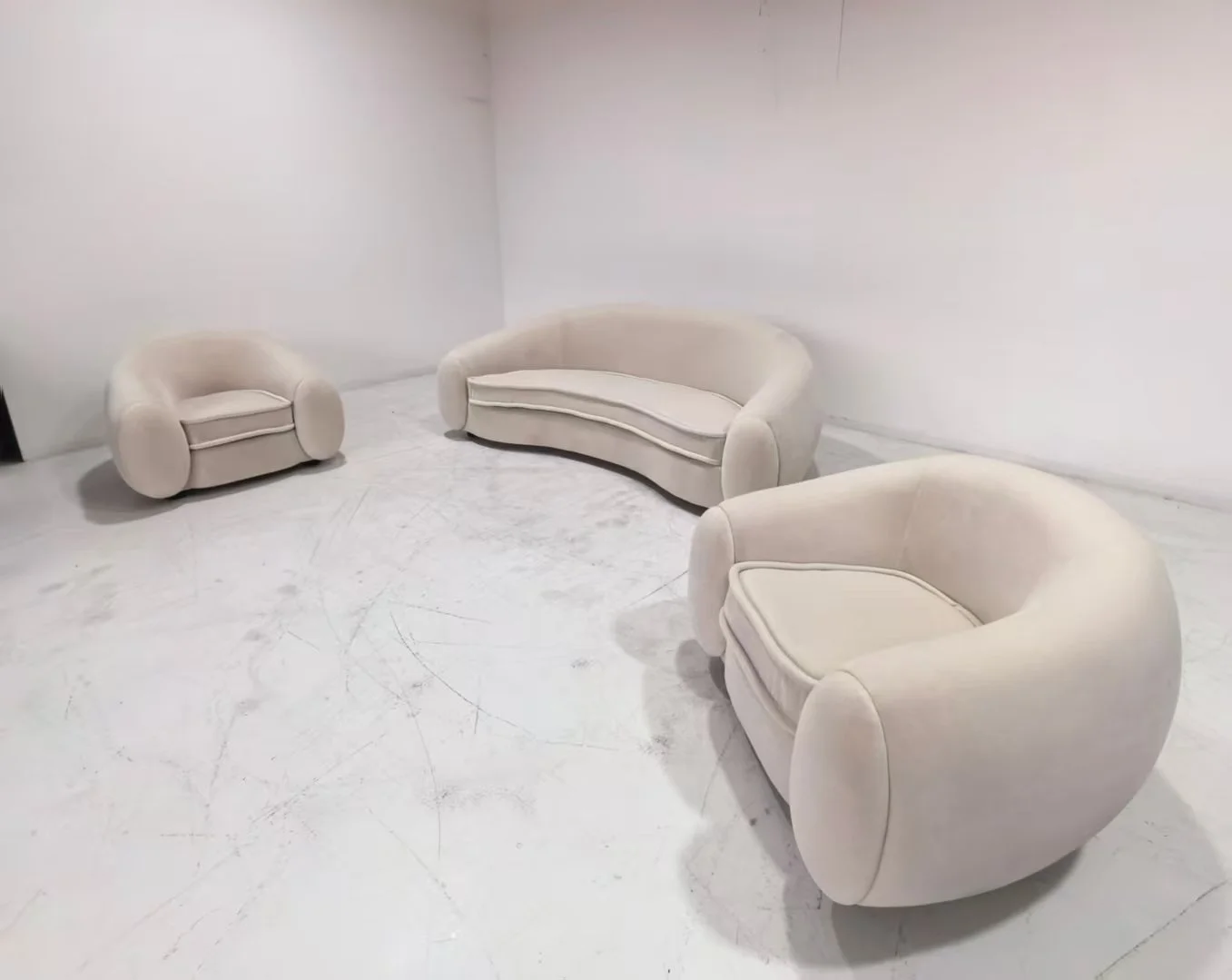 Polar bear Sofa jean royere dupe replica