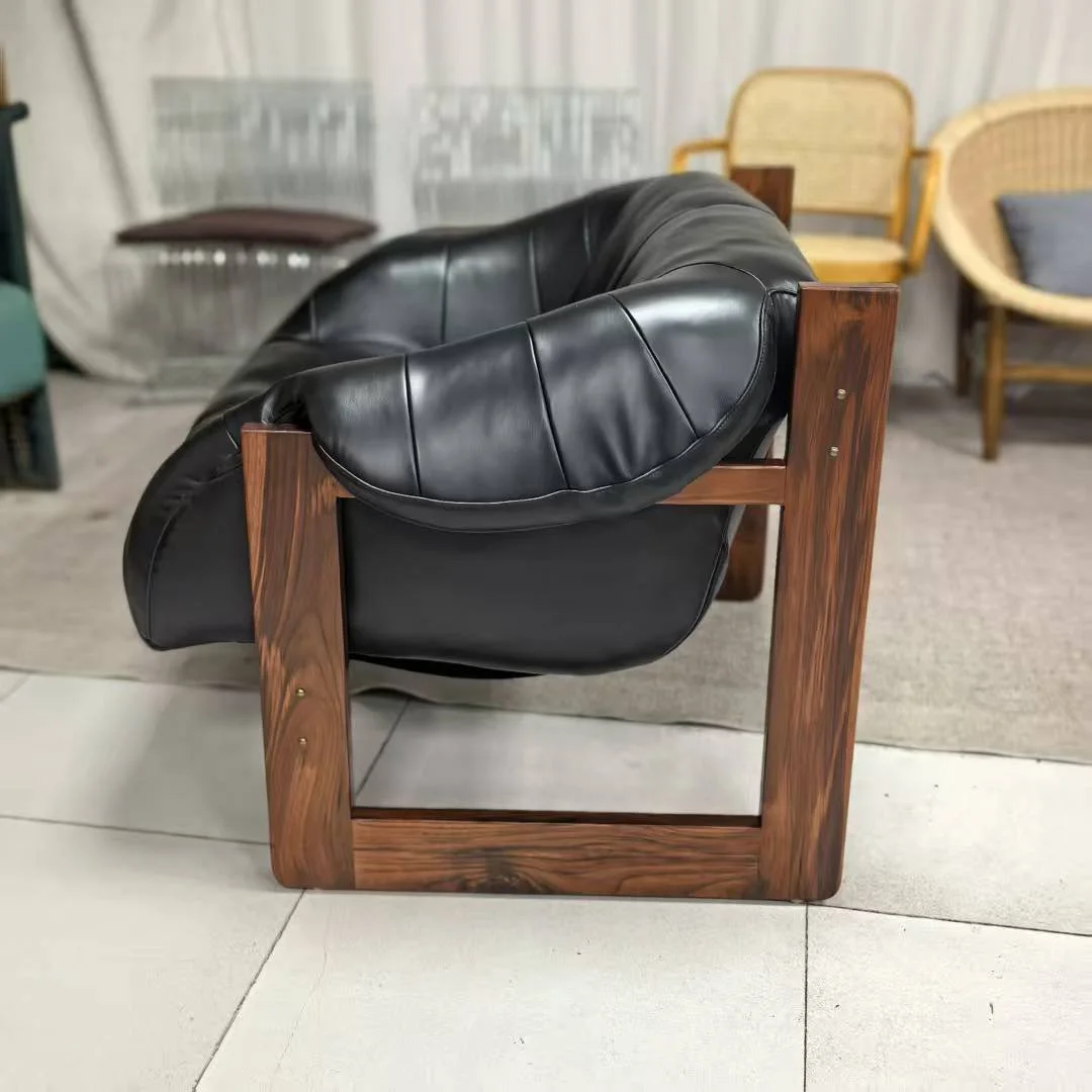 MP-97 Lounge Chairs Lafer black leather