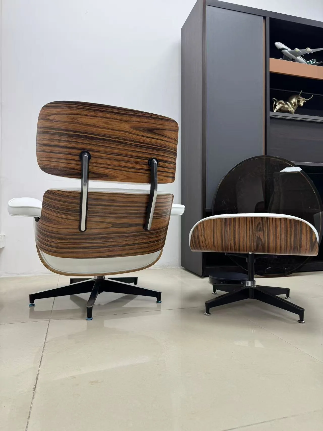 Eames lounge chair replica pure white