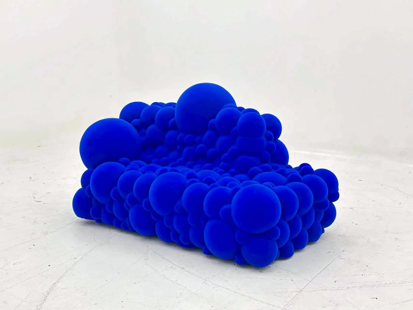 Mutation sofa replica