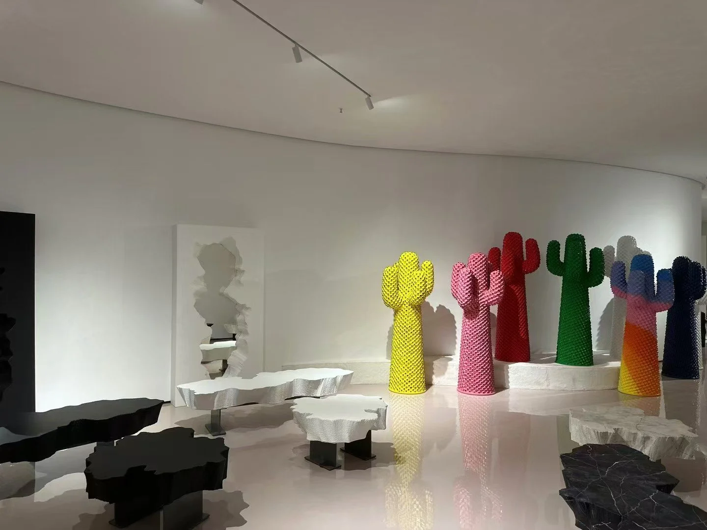 Broken mirror gufram replica Gufram