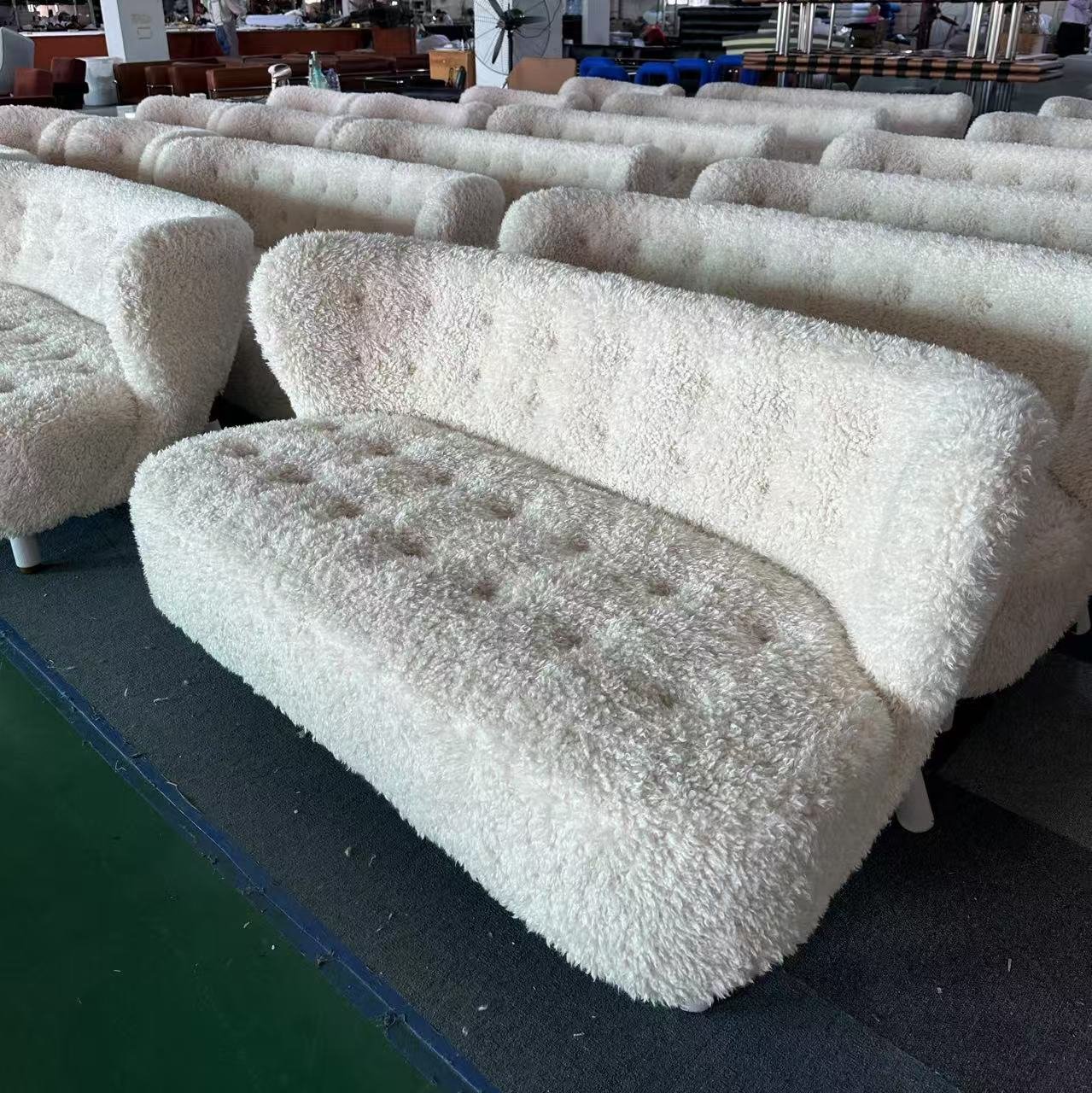 Petra sofa replica