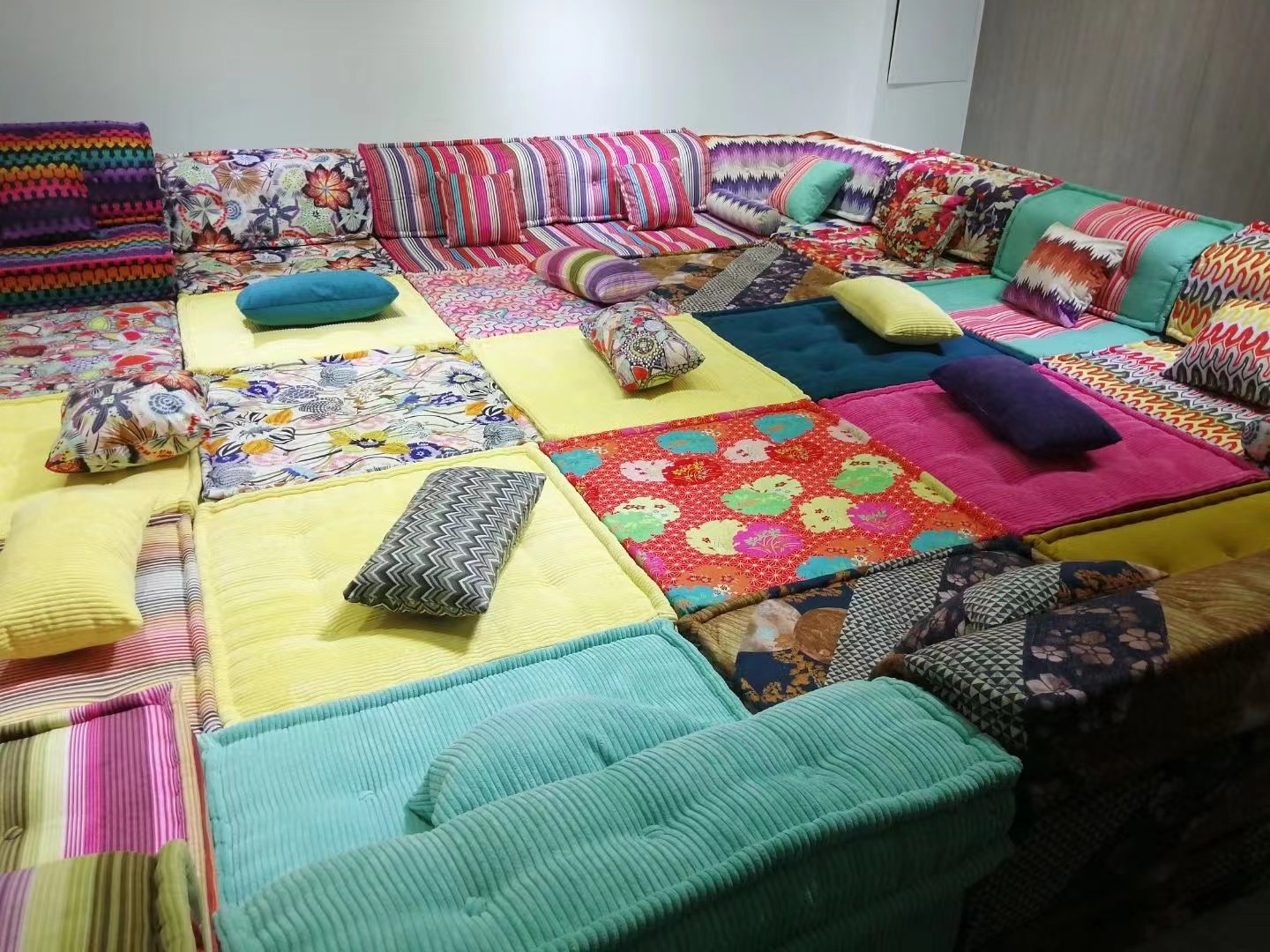Mah Jong Kenzo roche bobois sofa replica