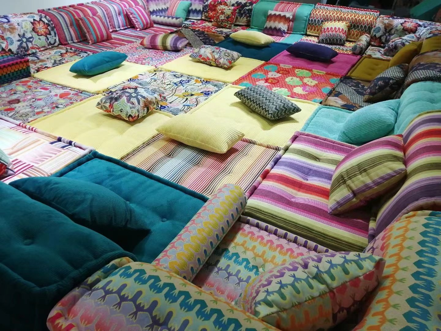 Mah Jong Kenzo roche bobois sofa replica