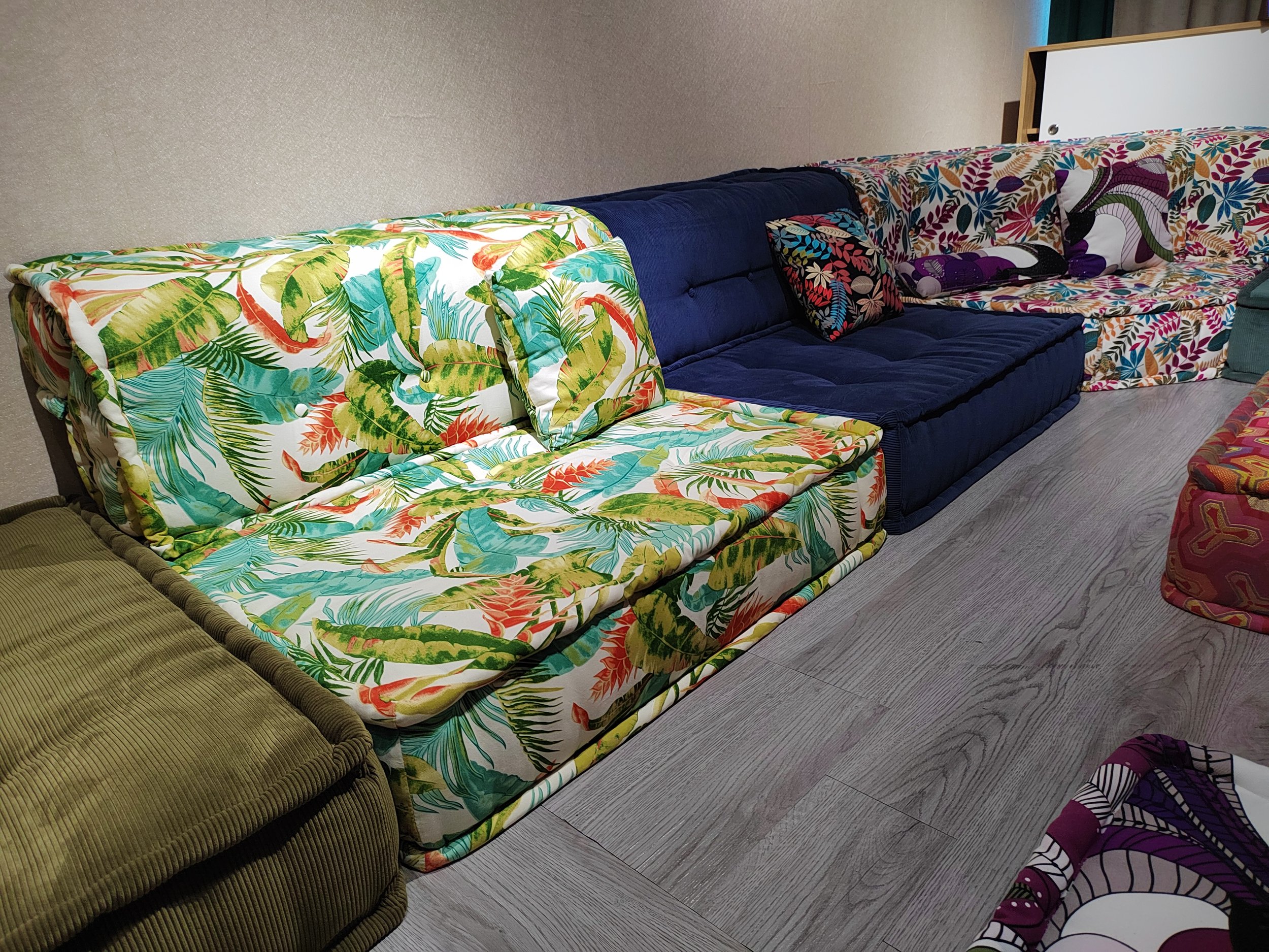 Mah Jong Kenzo roche bobois sofa replica