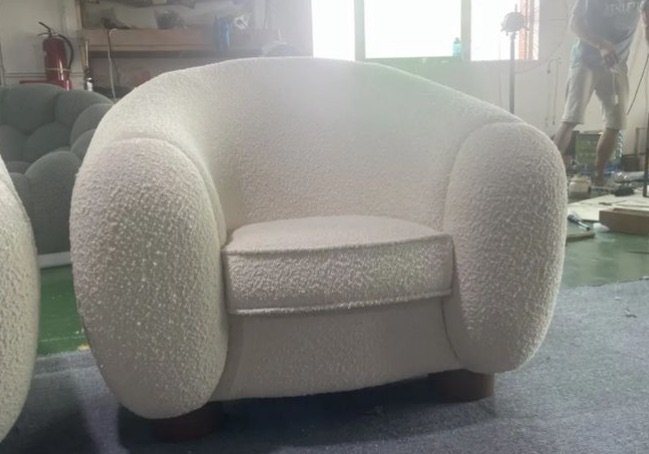 Ours Polaire armchair replica