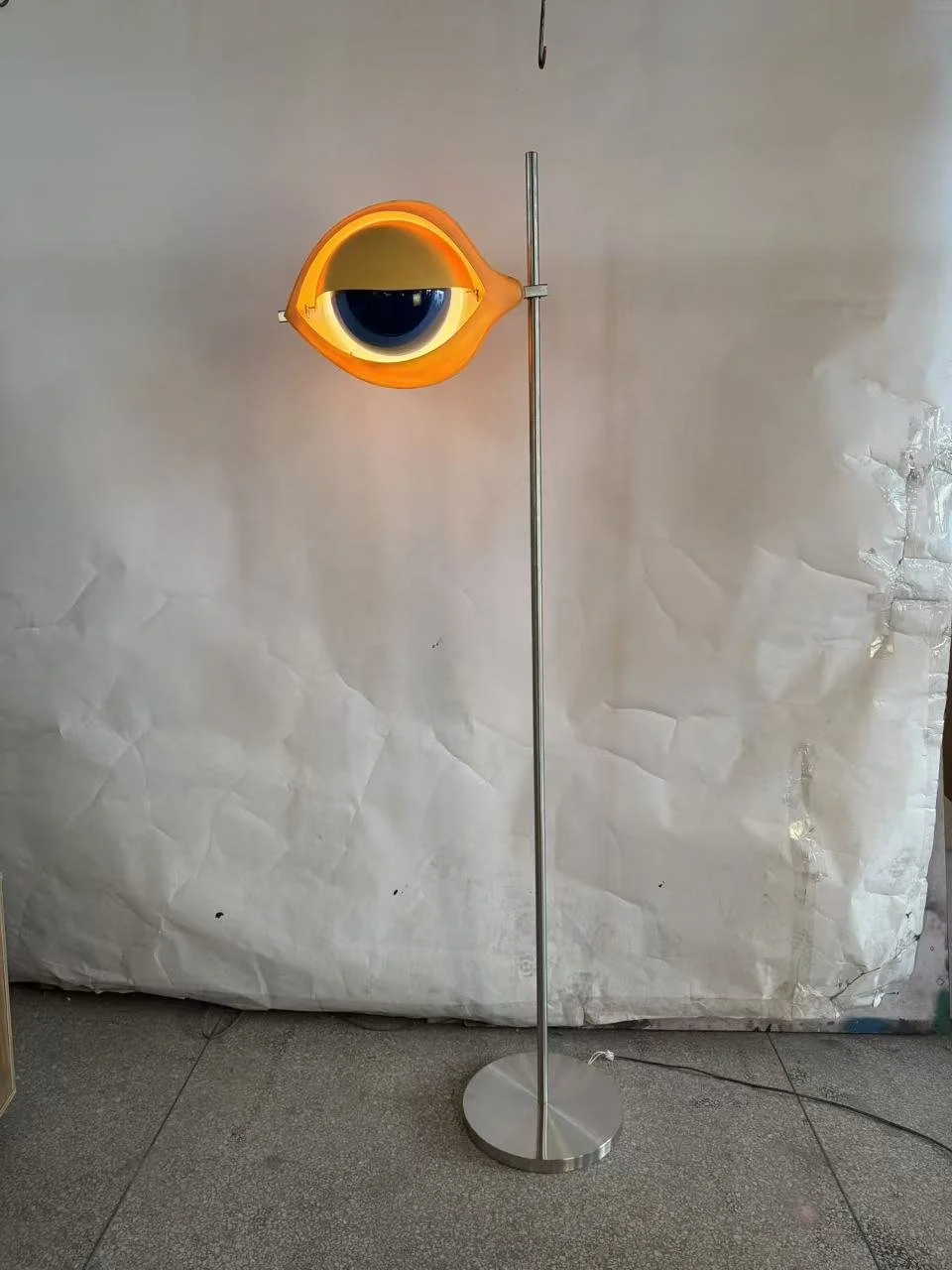 "L'Oeil" Eye Floor Lamp replica