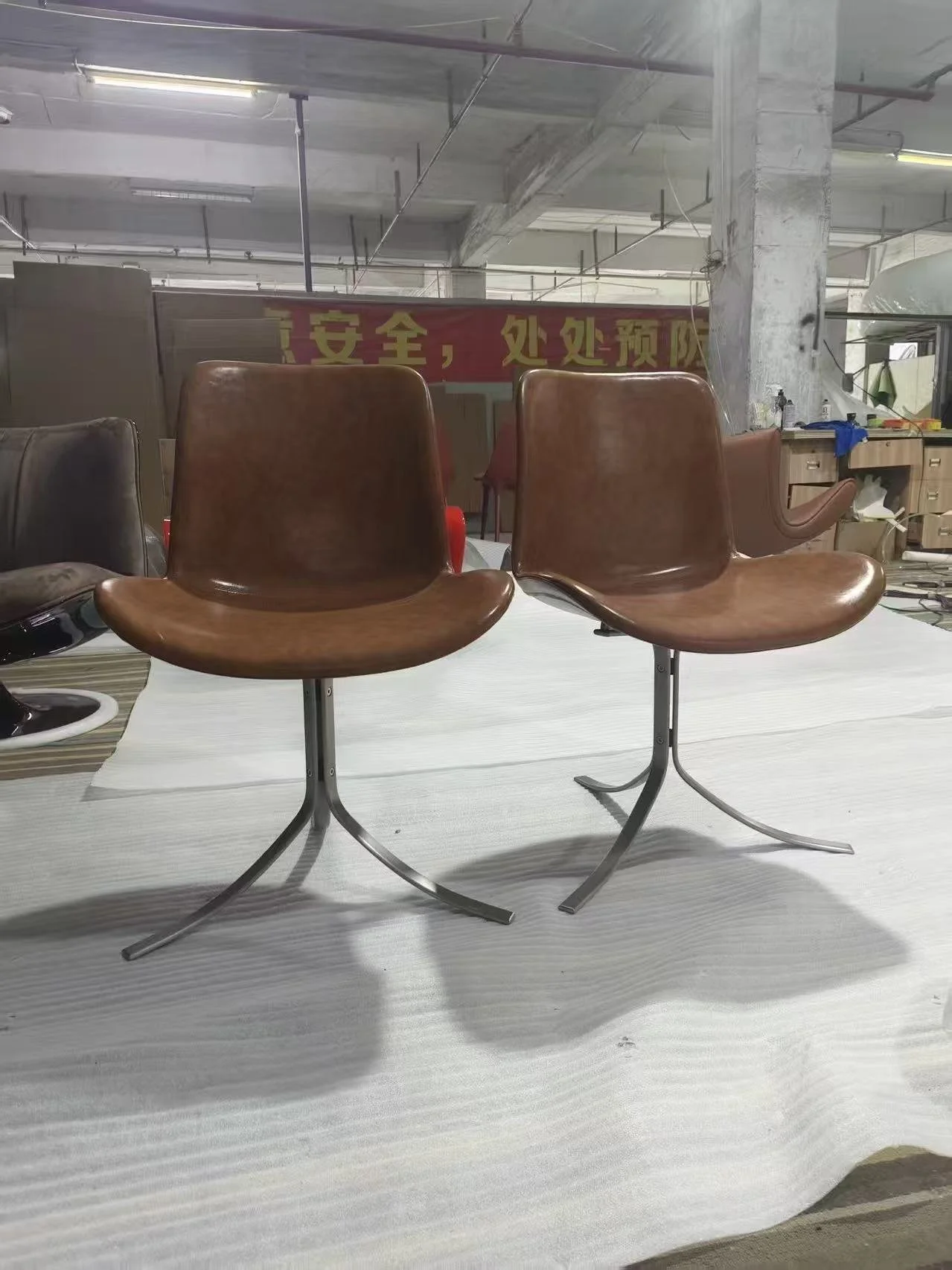 PK 9 Tulip Chair dupe replica brown leather vintage