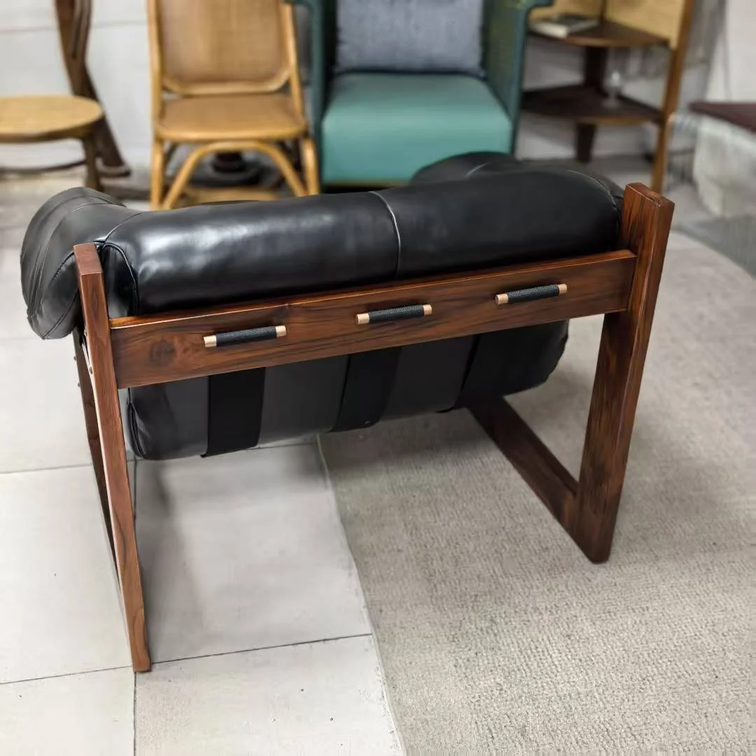 MP-97 Lounge Chairs Lafer black leather