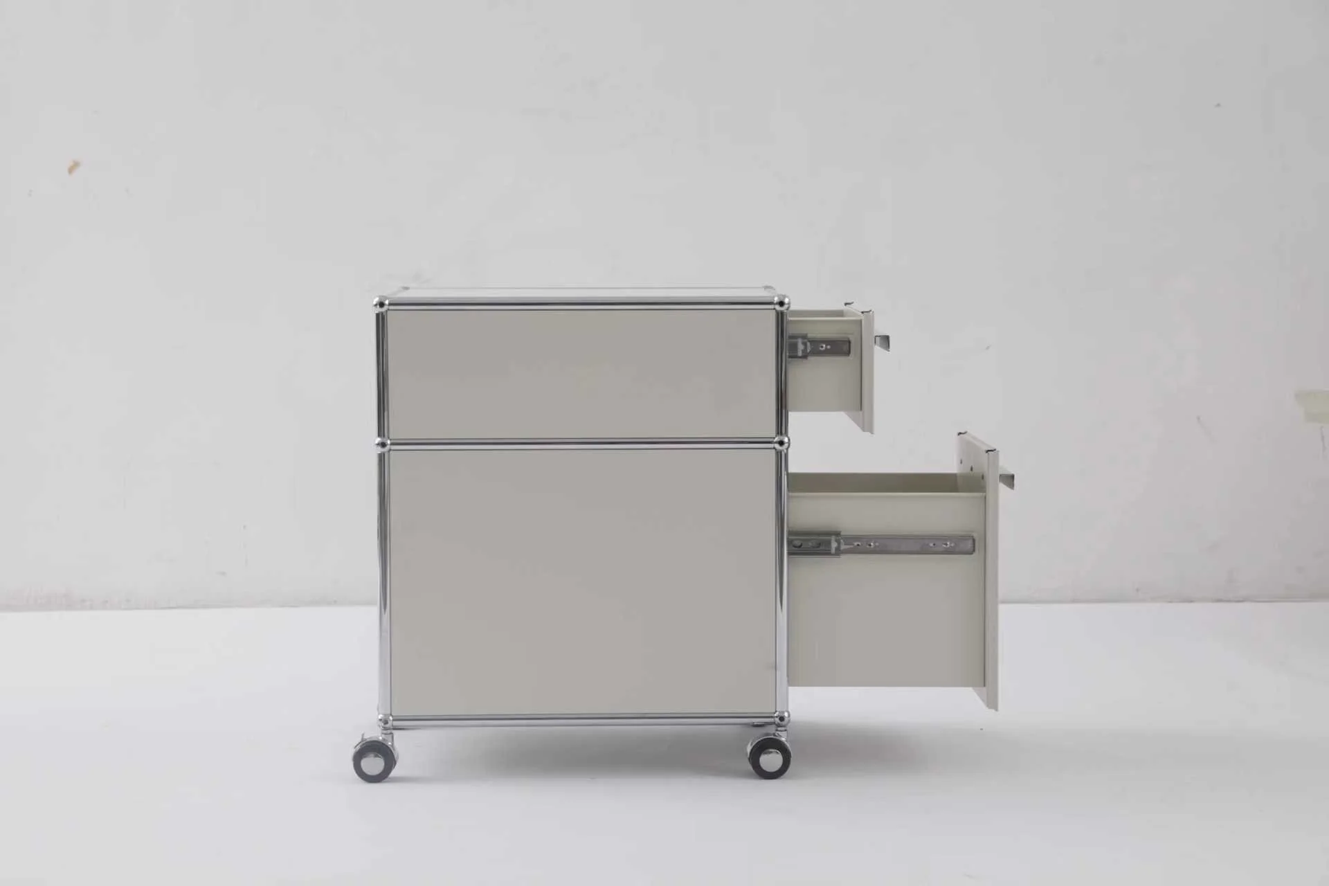 USM Haller cabinet replica