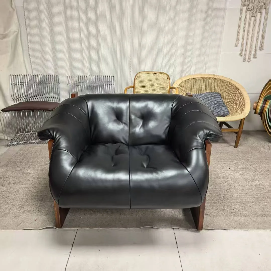 MP-97 Lounge Chairs Lafer black leather
