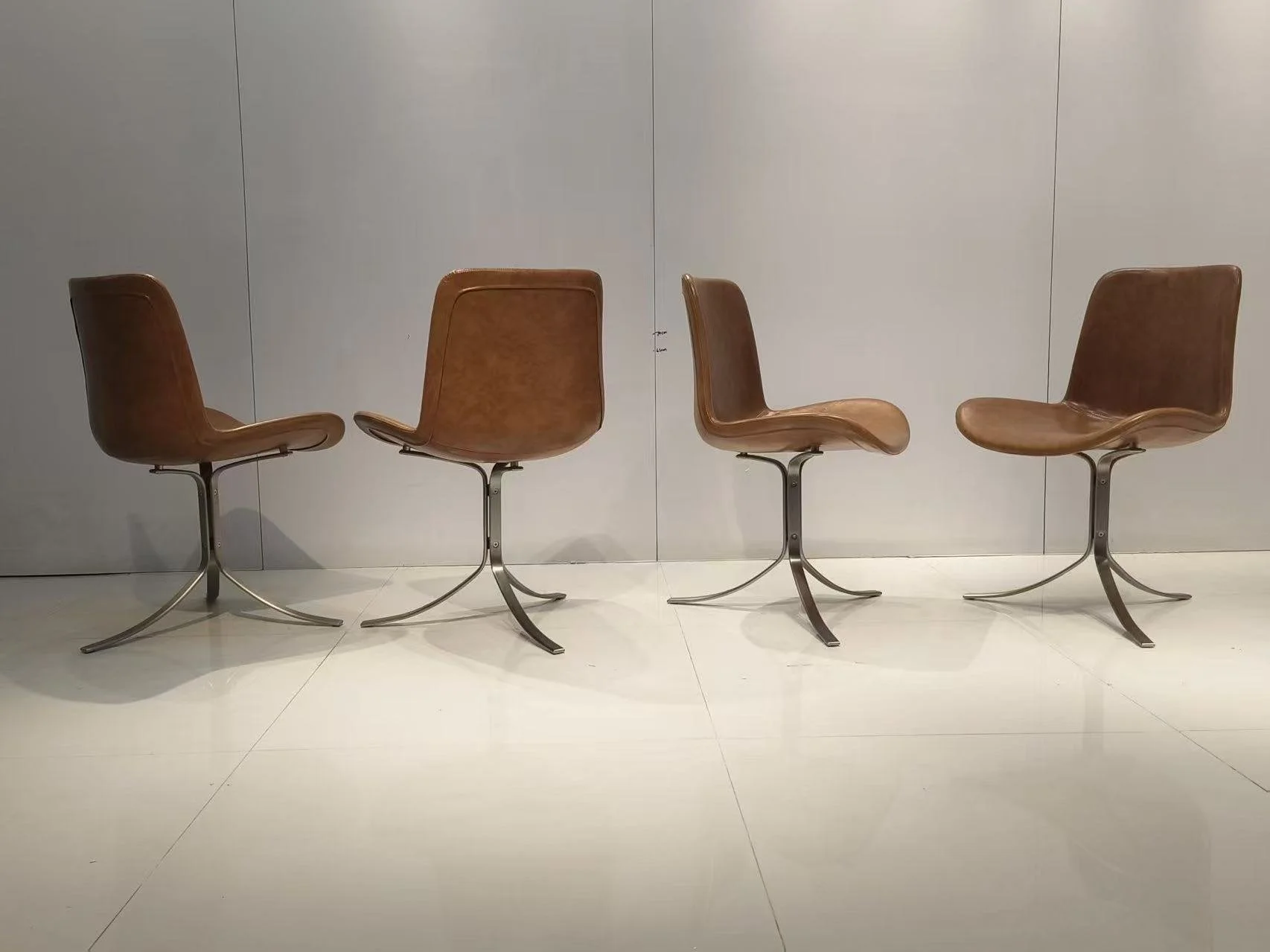 PK 9 Tulip Chair dupe replica brown leather vintage