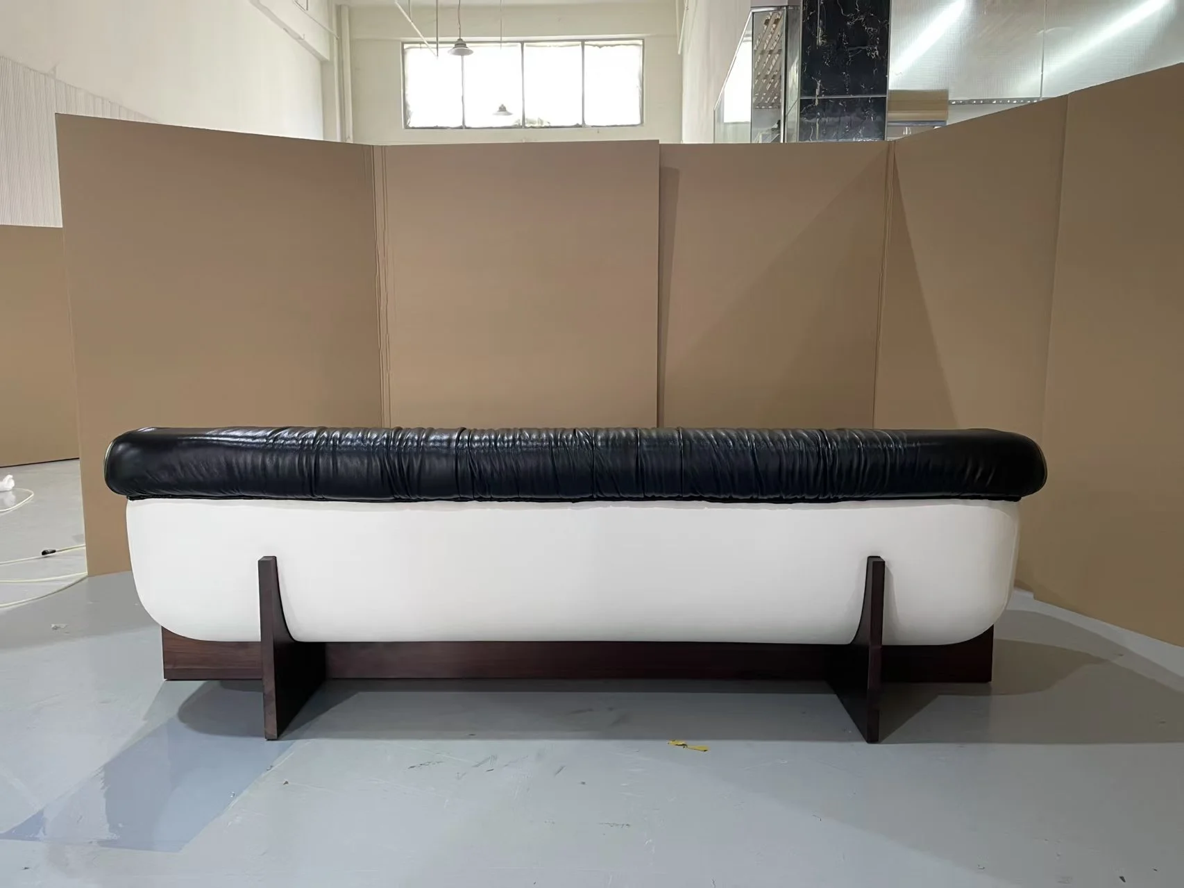 MP-61 Sofa Percival Lafer replica dupe black leather