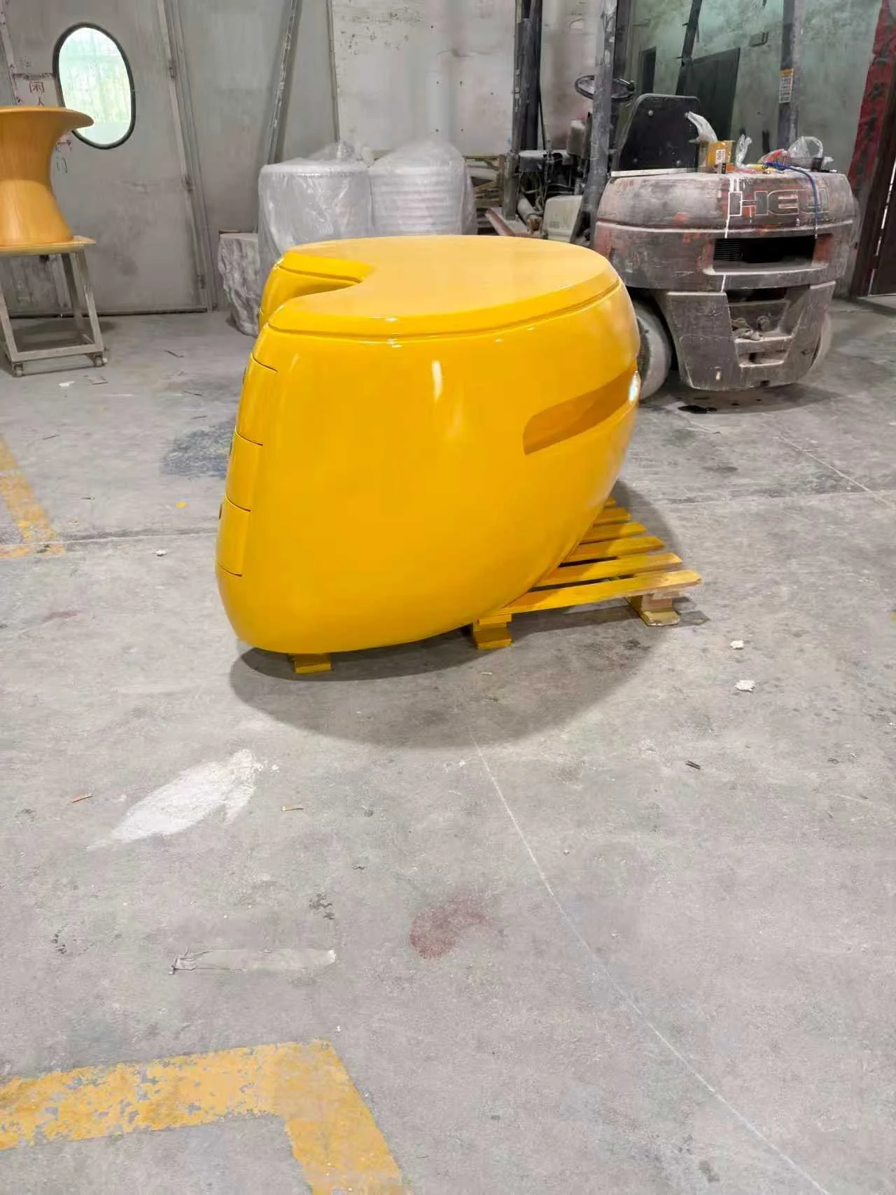 Boomerang Desk Calka replica yellow