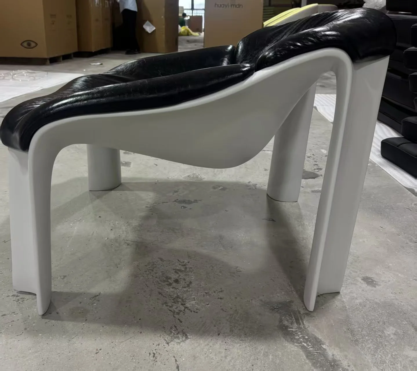 F300 Lounge Chair