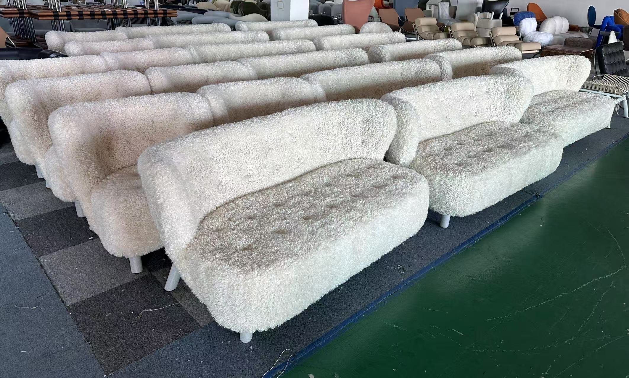 Petra sofa replica