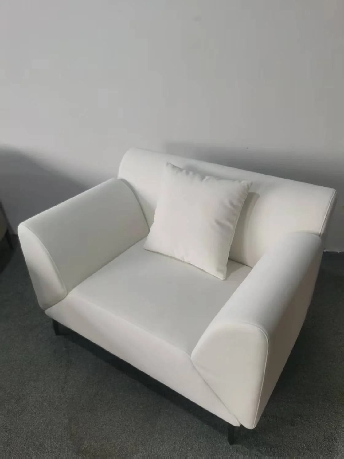 Pacific pure chair Jori replica