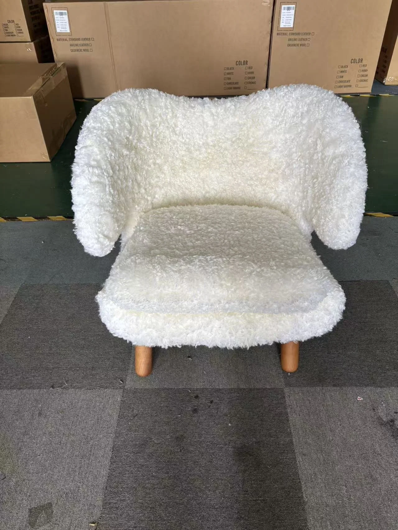 Pelikan replica Chair sheepskin