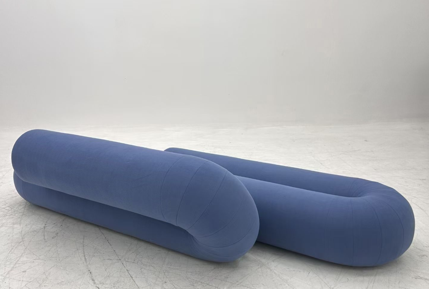 Serptentine sofa Dante replica