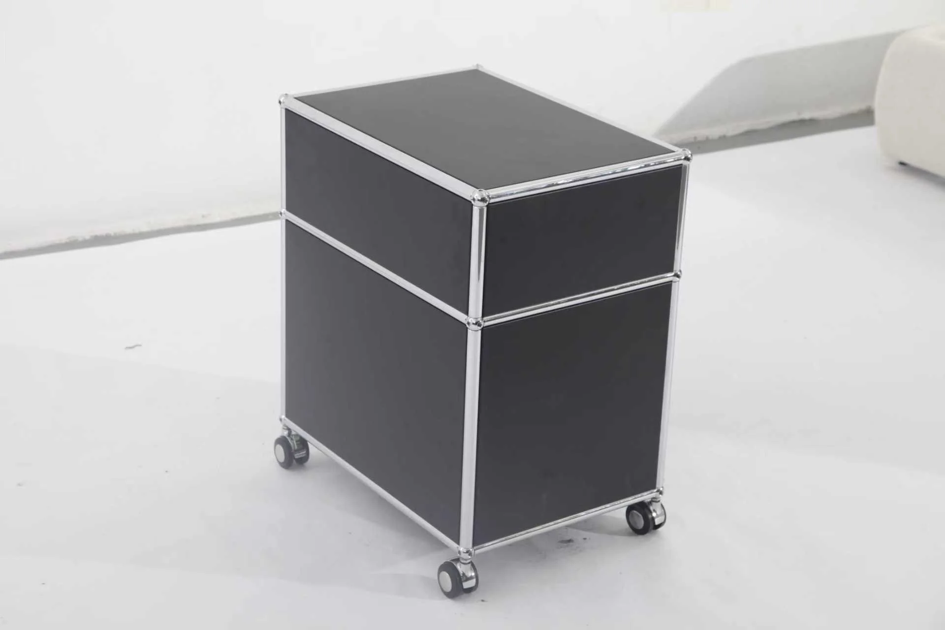 USM Haller cabinet replica