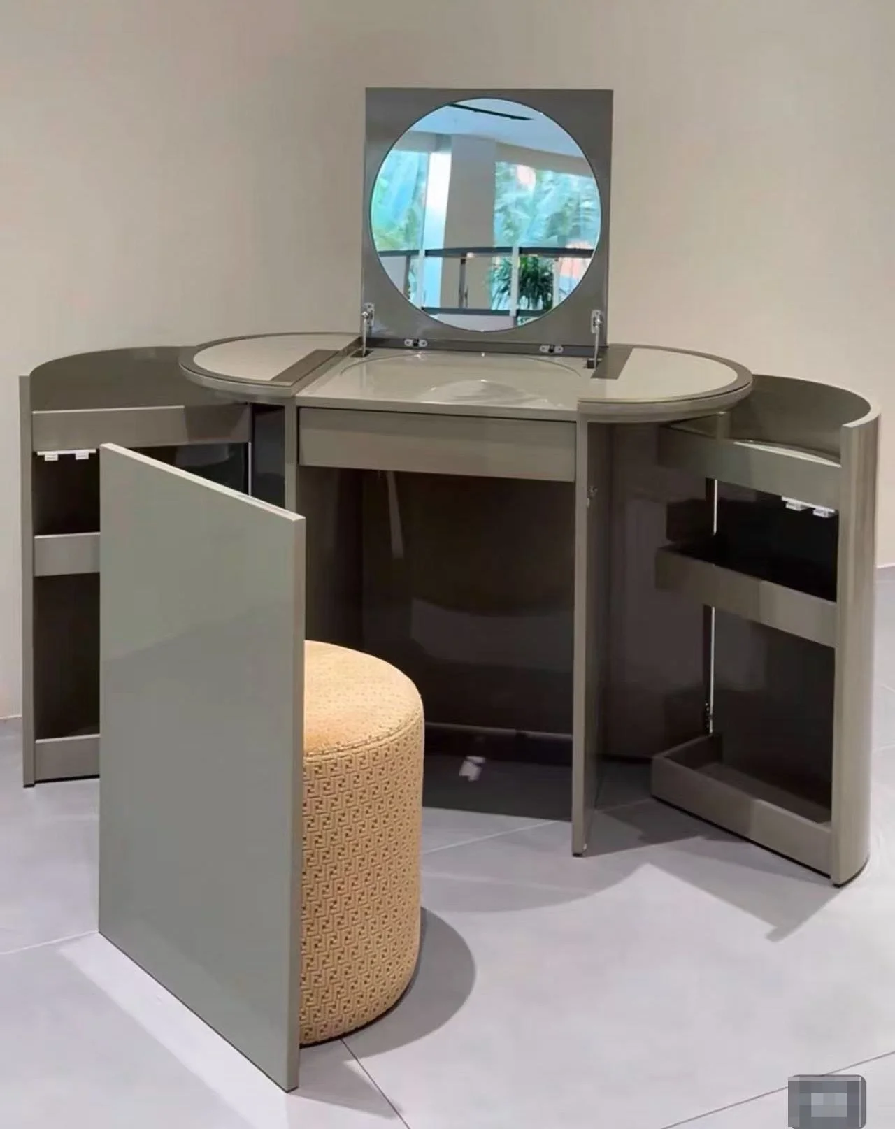 O'Lock Vanity Fendy dupe