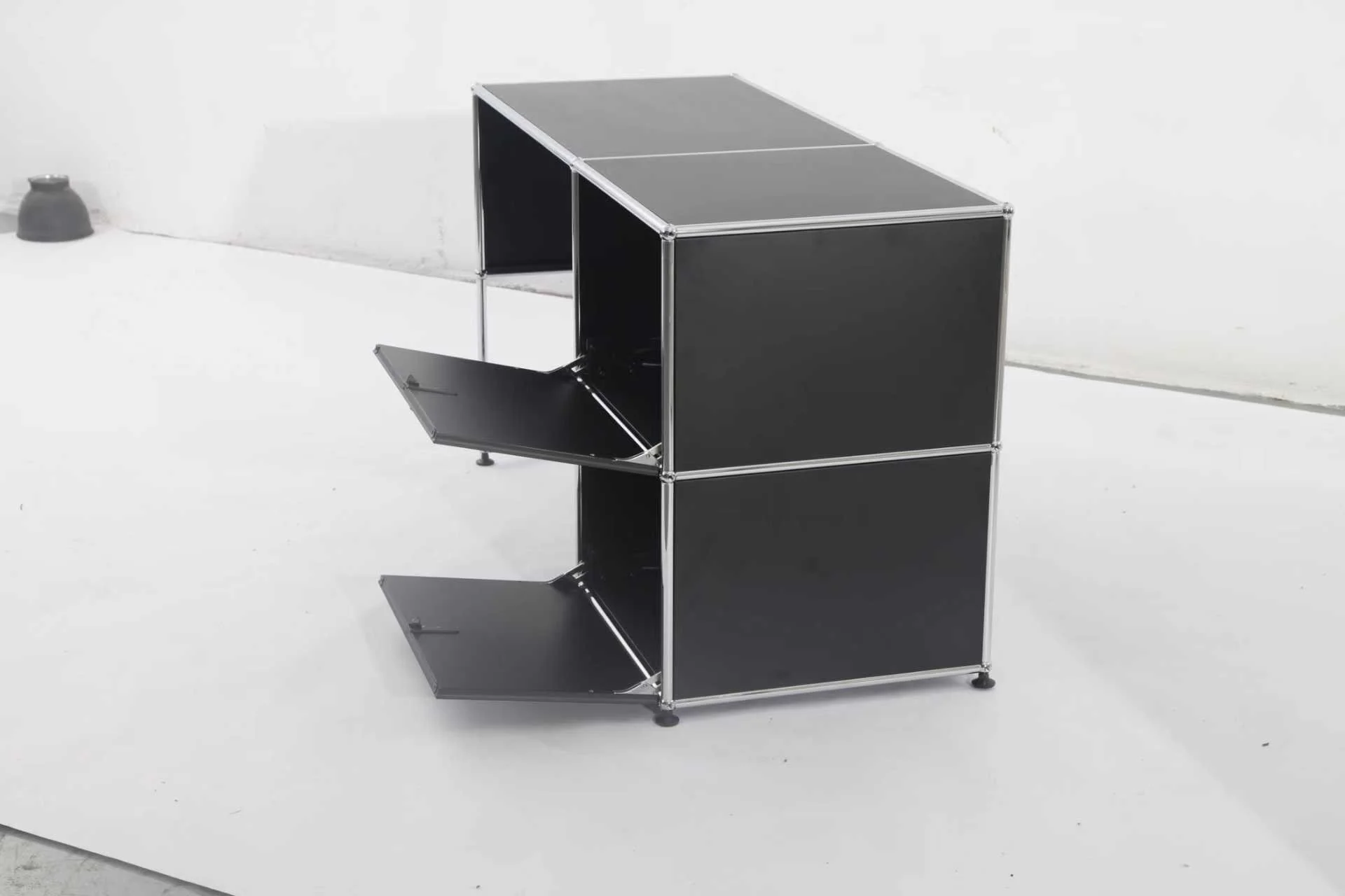 USM Haller cabinet replica
