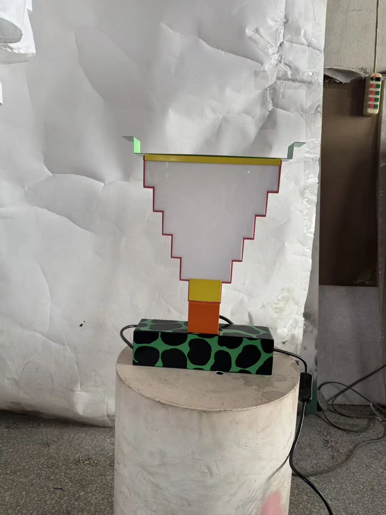 memphis design lamp replica