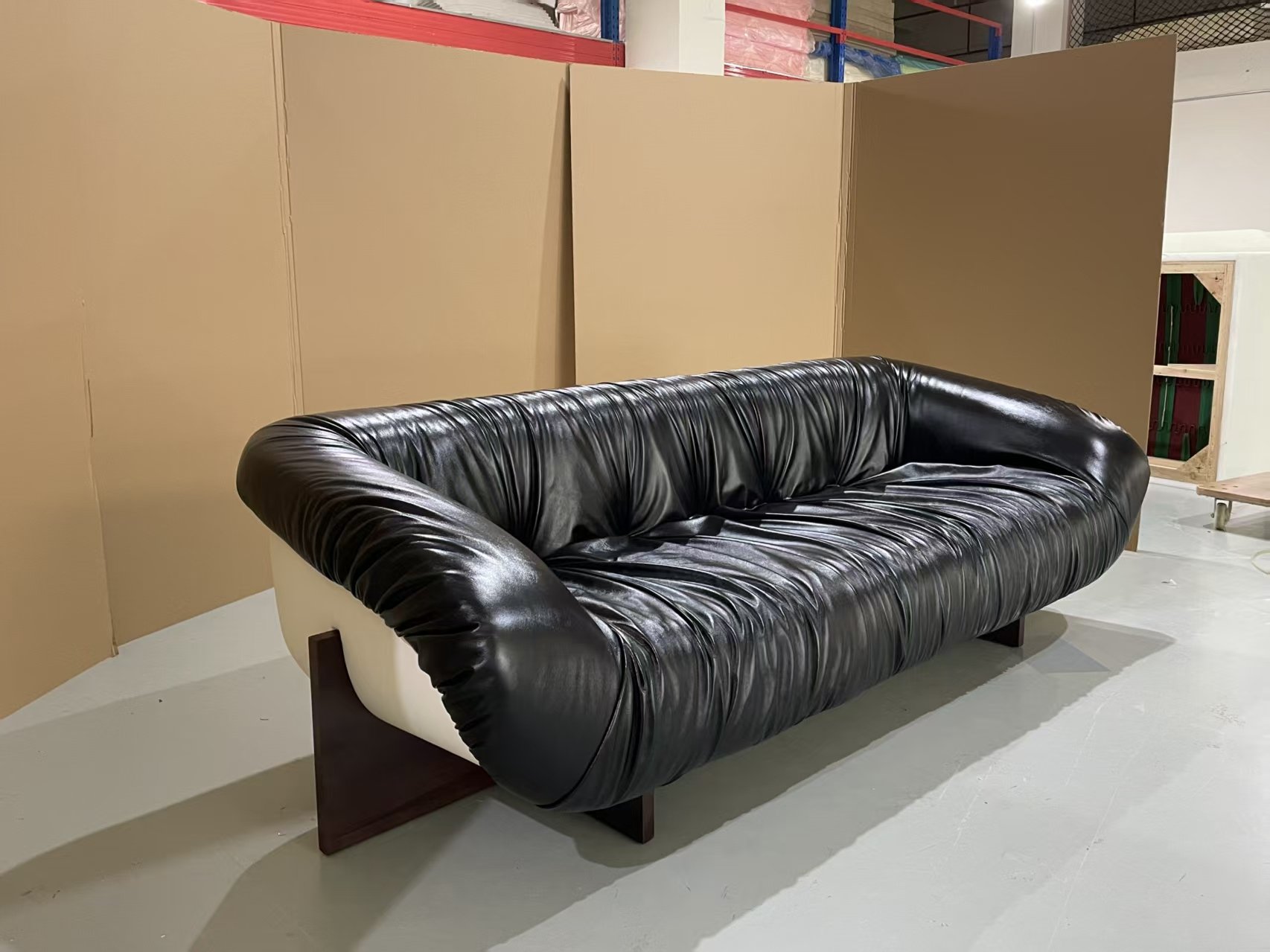 MP-61 Sofa Percival Lafer replica dupe black leather