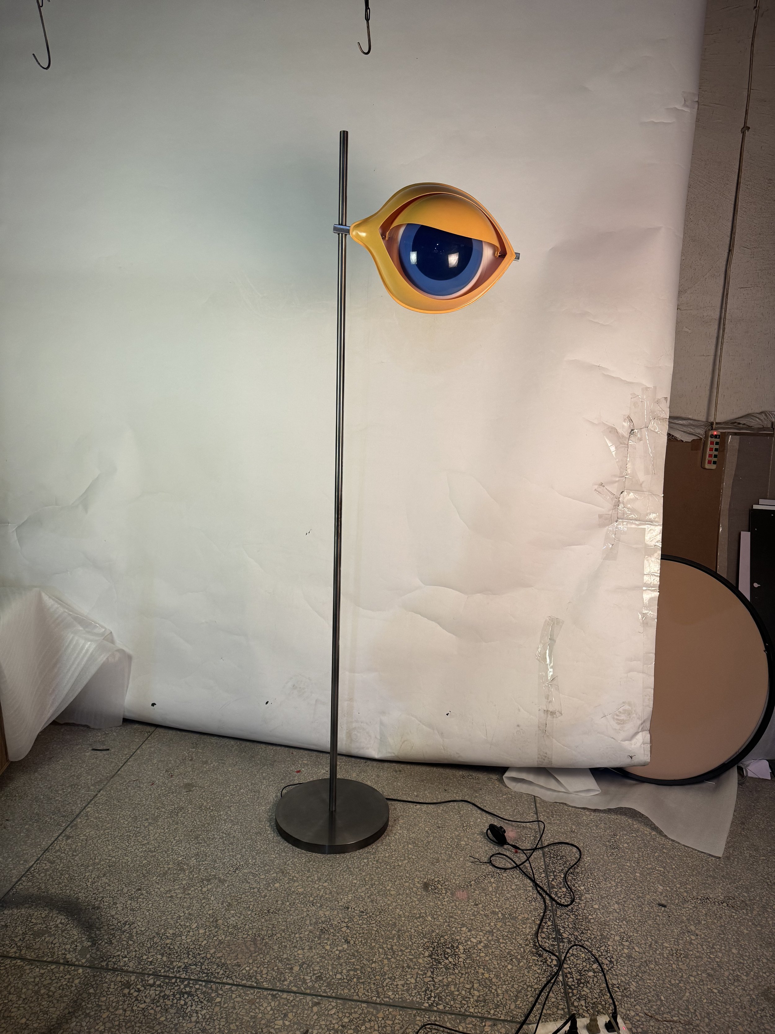 "L'Oeil" Eye Floor Lamp replica