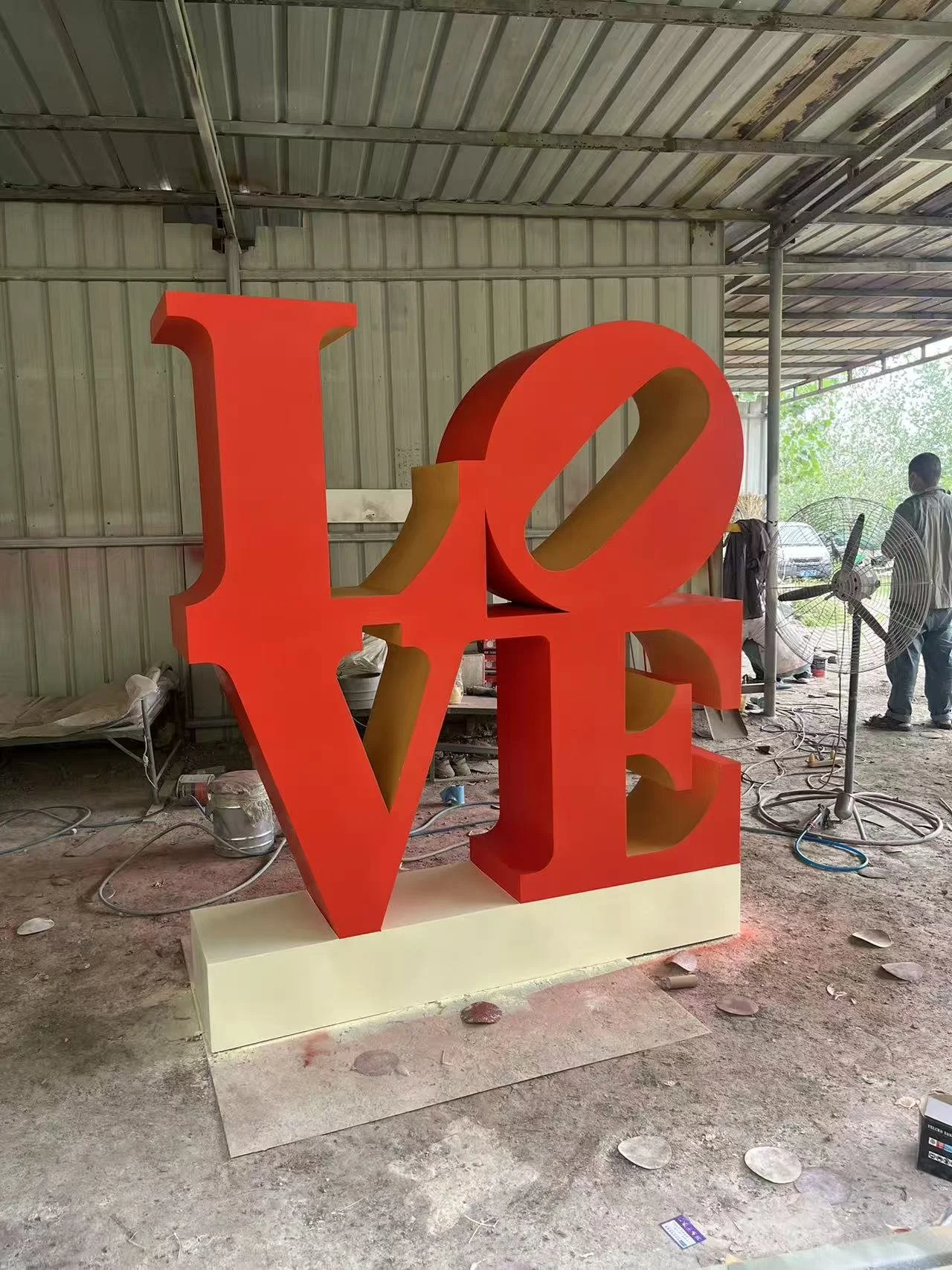 Love sculpture Robert Indiana replica dupe