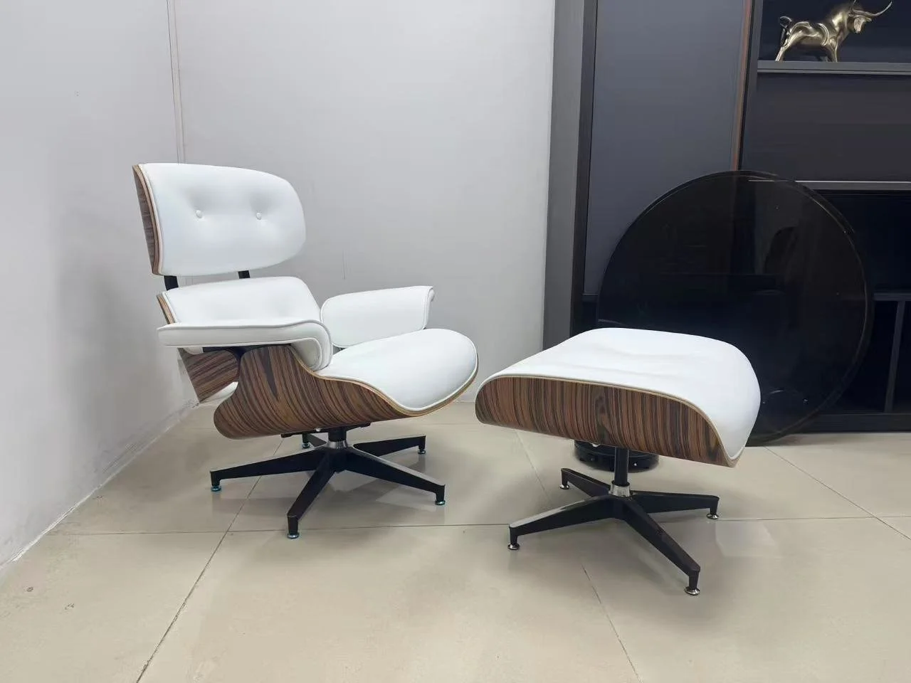 Eames lounge chair replica pure white