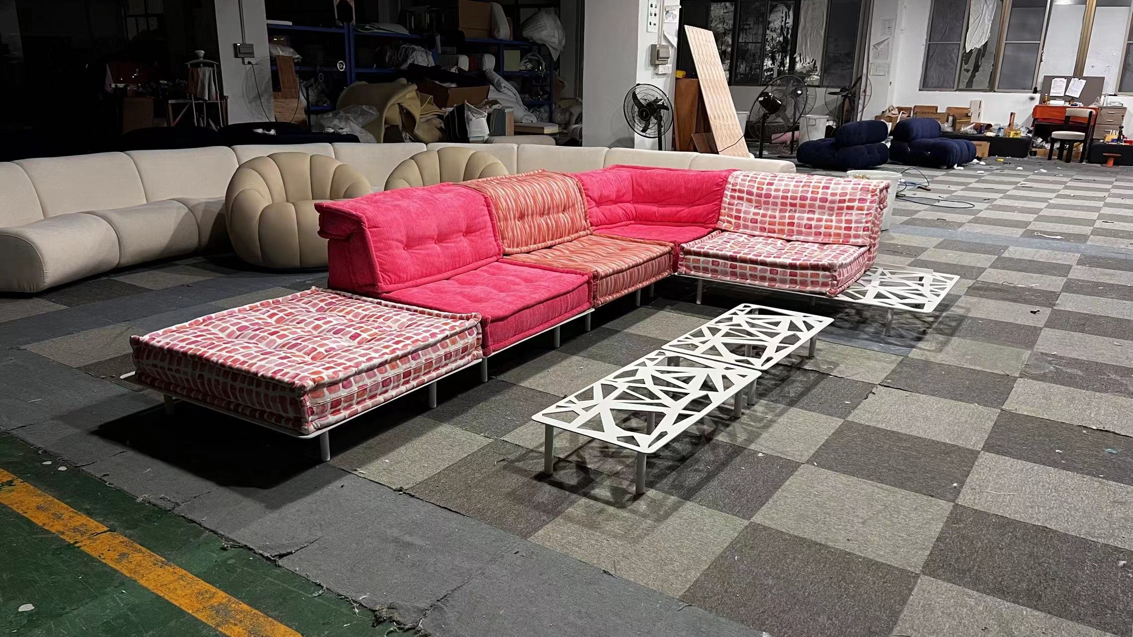 Mah Jong Kenzo sofa replica pink
