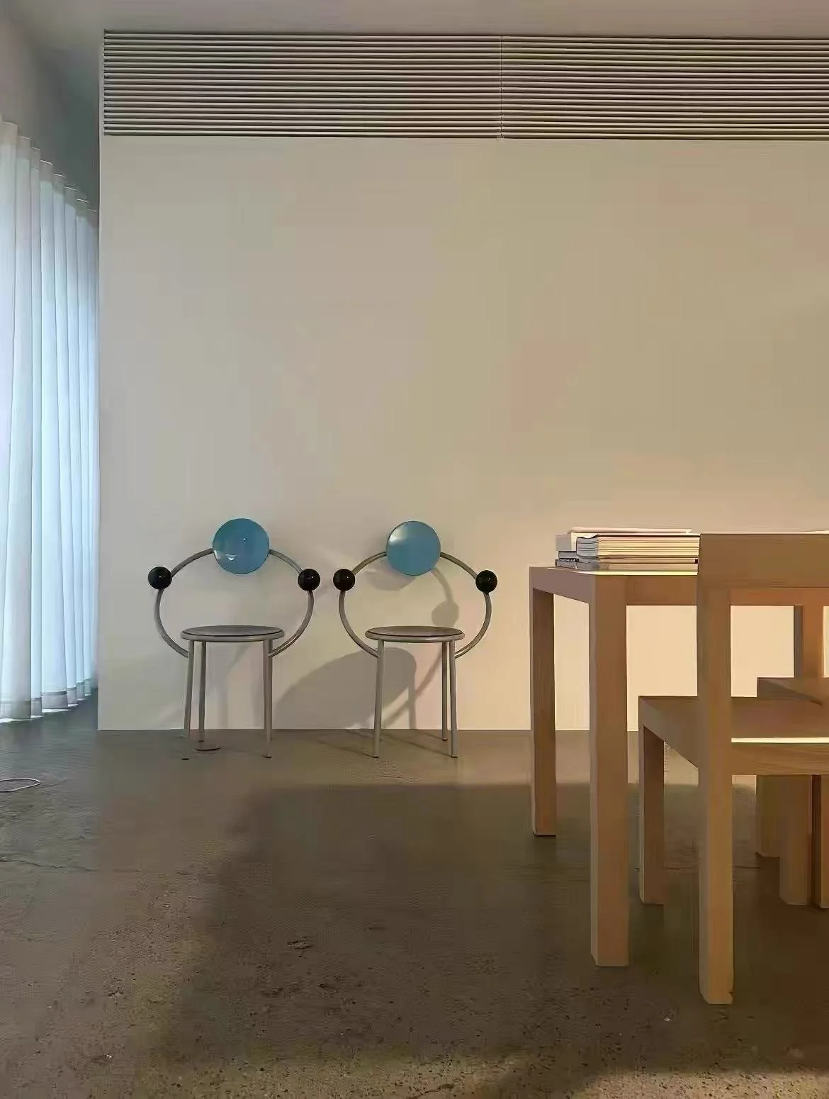 First chair memphis design