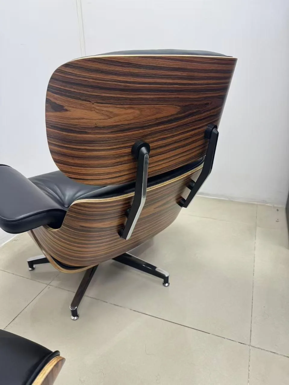 Eames lounge chair replica dupe black leather