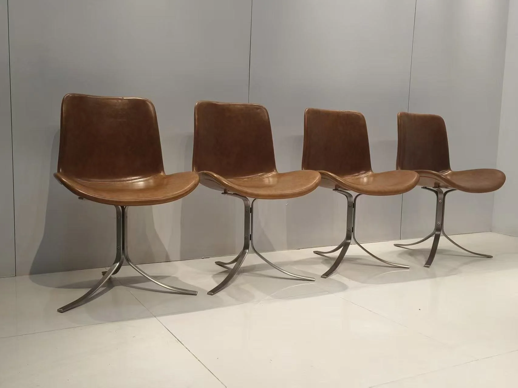 PK 9 Tulip Chair dupe replica brown leather vintage