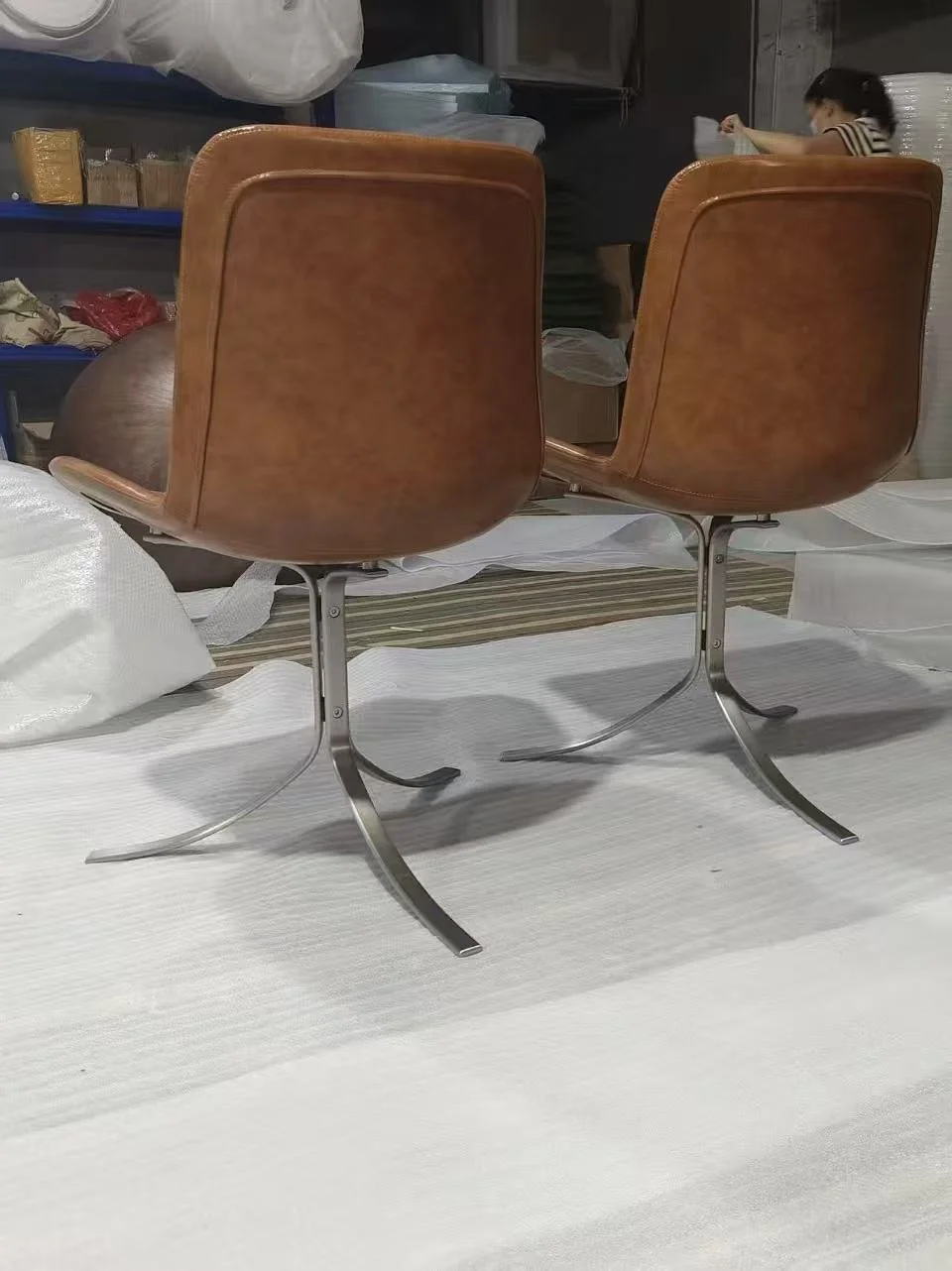 PK 9 Tulip Chair dupe replica brown leather vintage