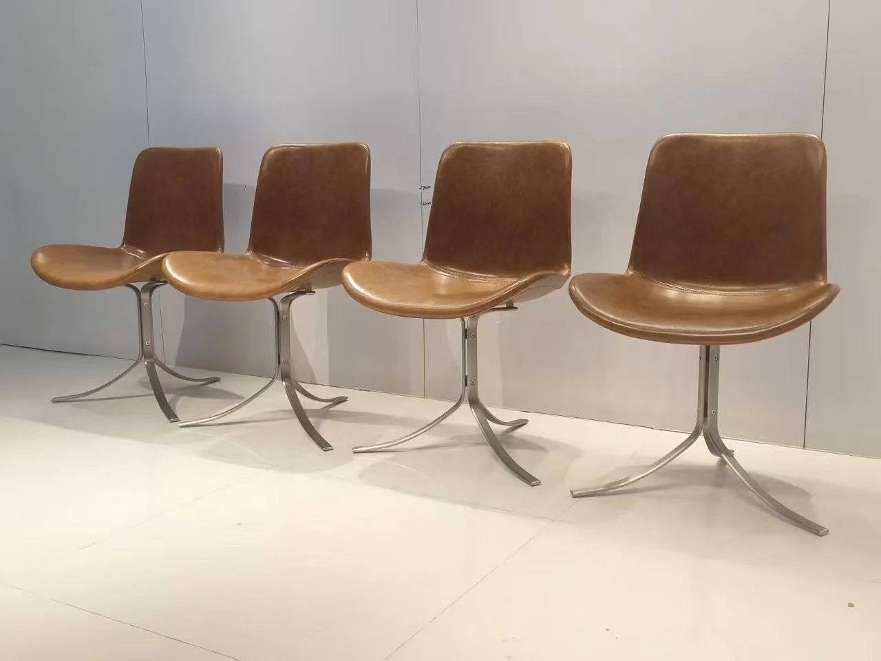 PK 9 Tulip Chair dupe replica brown leather vintage