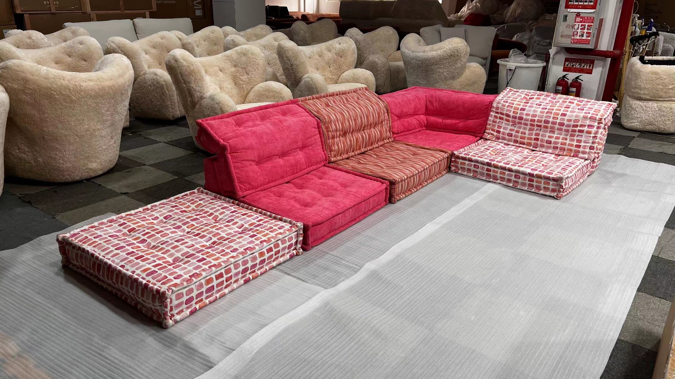Mah Jong Kenzo sofa replica pink