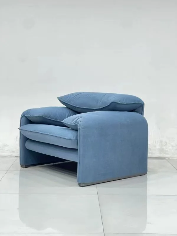 Maralunga chair replica