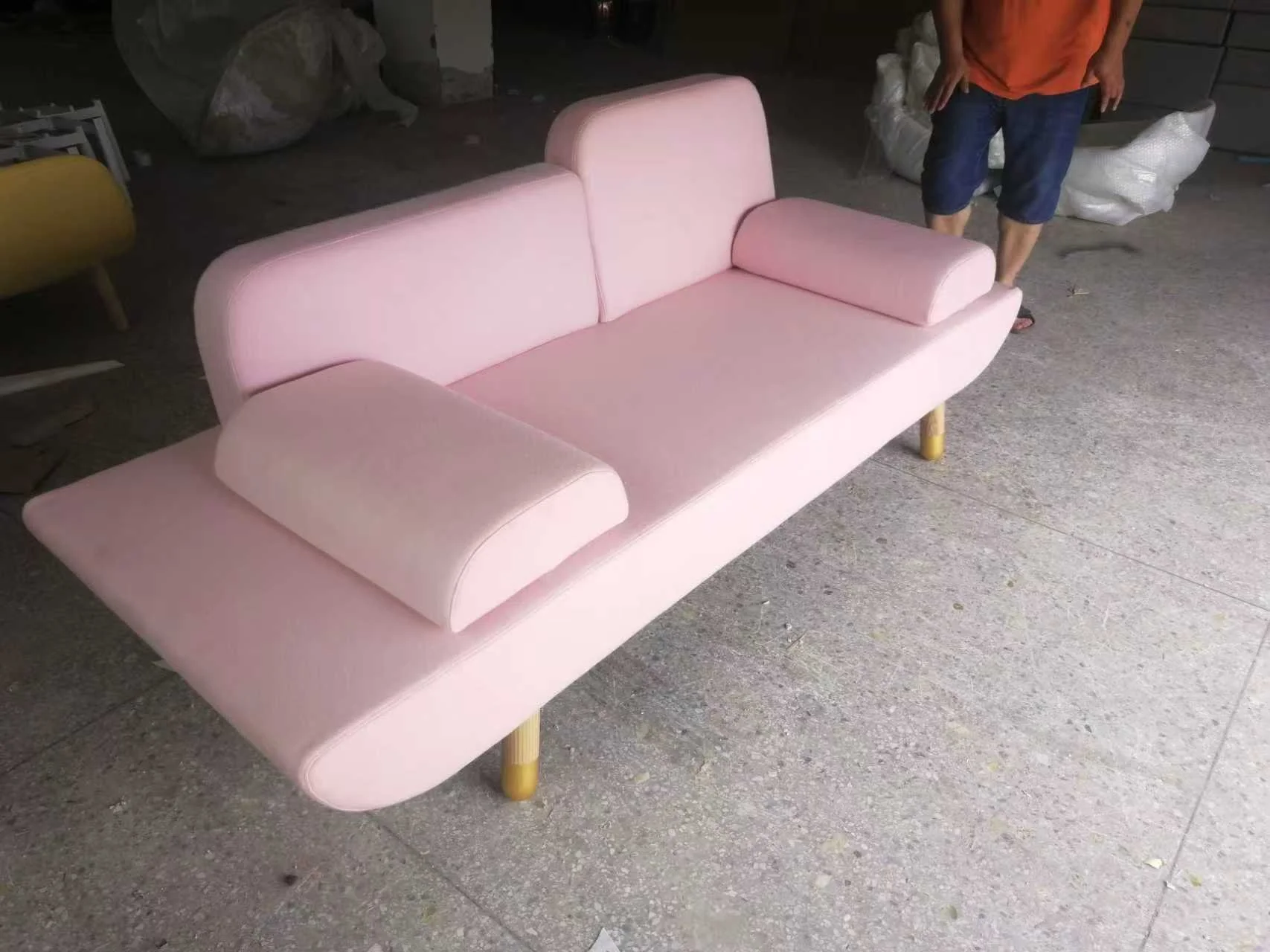 Toward Sofa replica